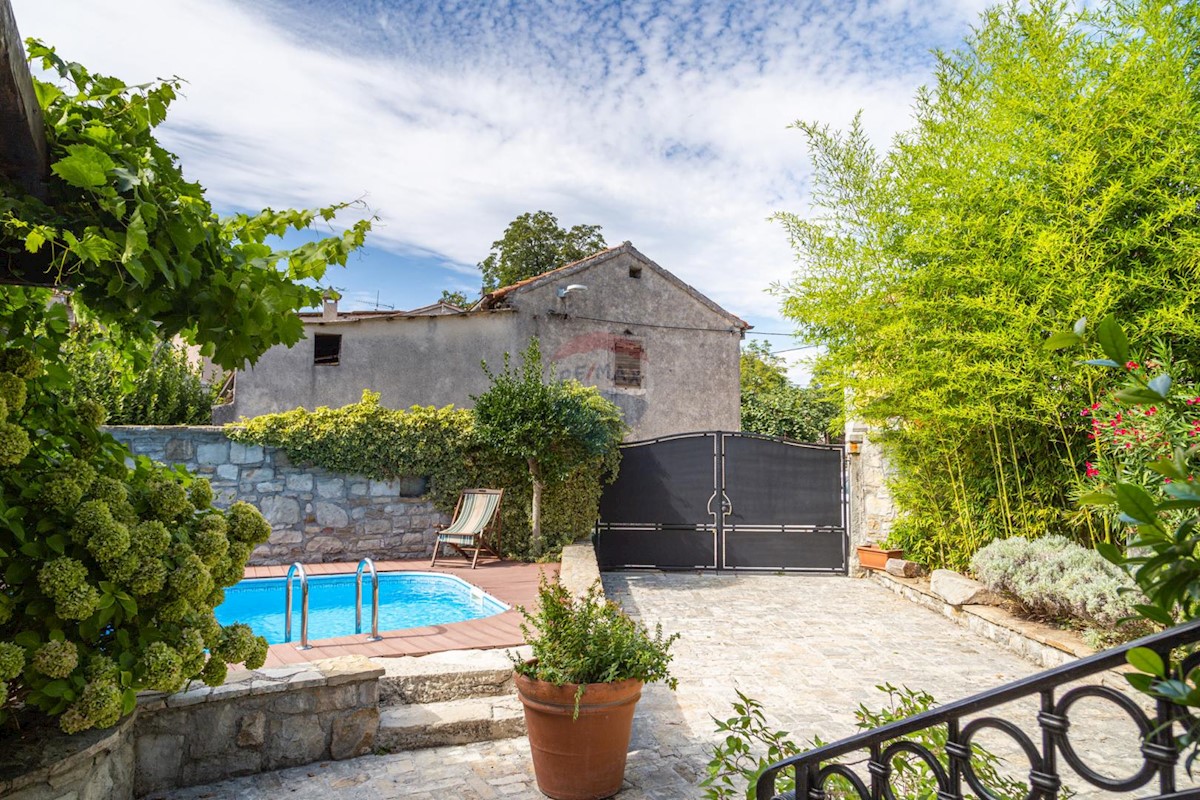Villa Singola/Casa Vacanza Gračišće, 520m2