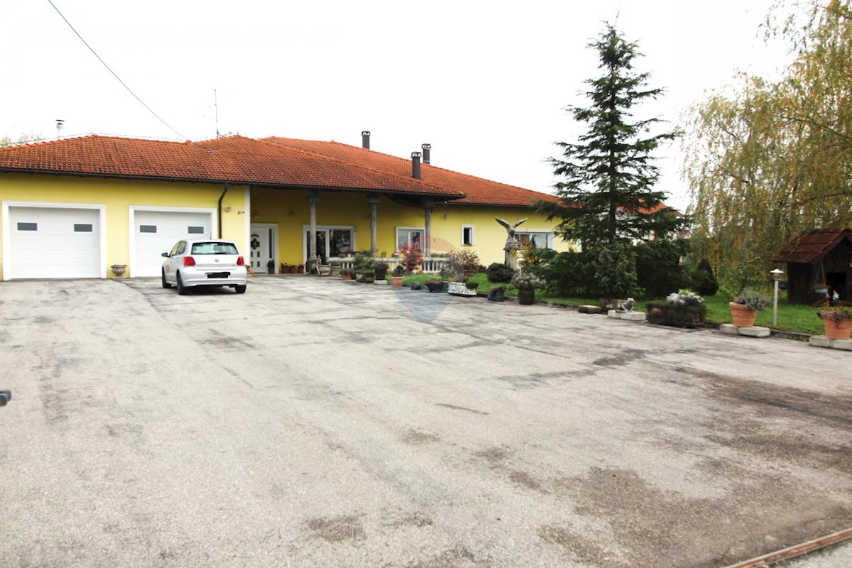 Casa Bratina, Pisarovina, 590m2