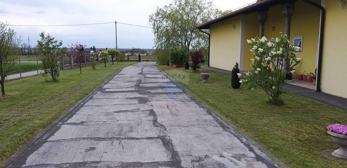 Casa Bratina, Pisarovina, 590m2