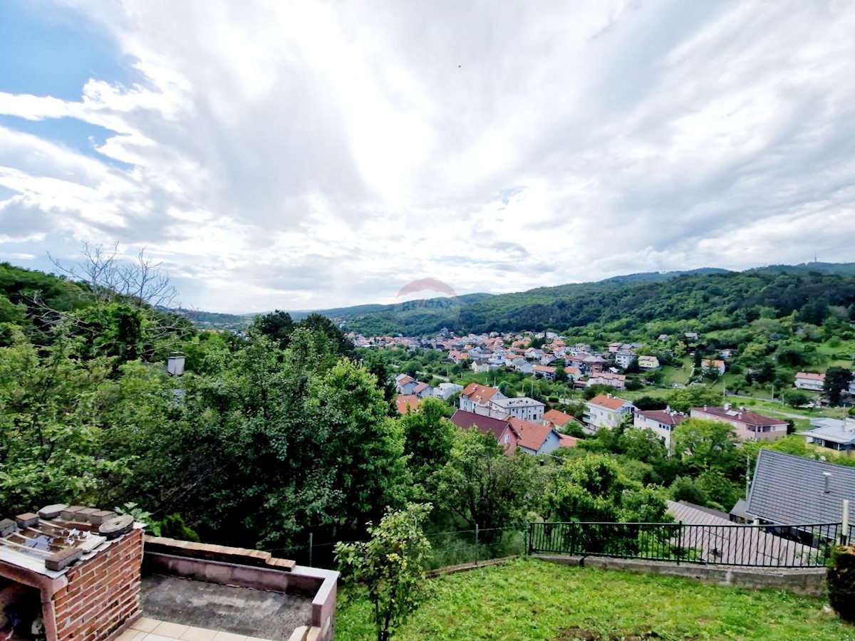 Zagabria, Gračani | Villa unica con vista panoramica e giardino, 2220 m2