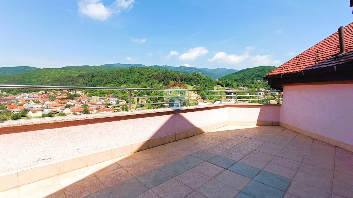 Zagabria, Gračani | Villa unica con vista panoramica e giardino, 2220 m2