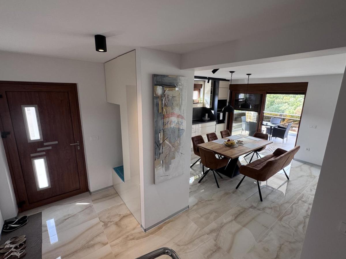 Casa Malinska, Malinska-Dubašnica, 275m2
