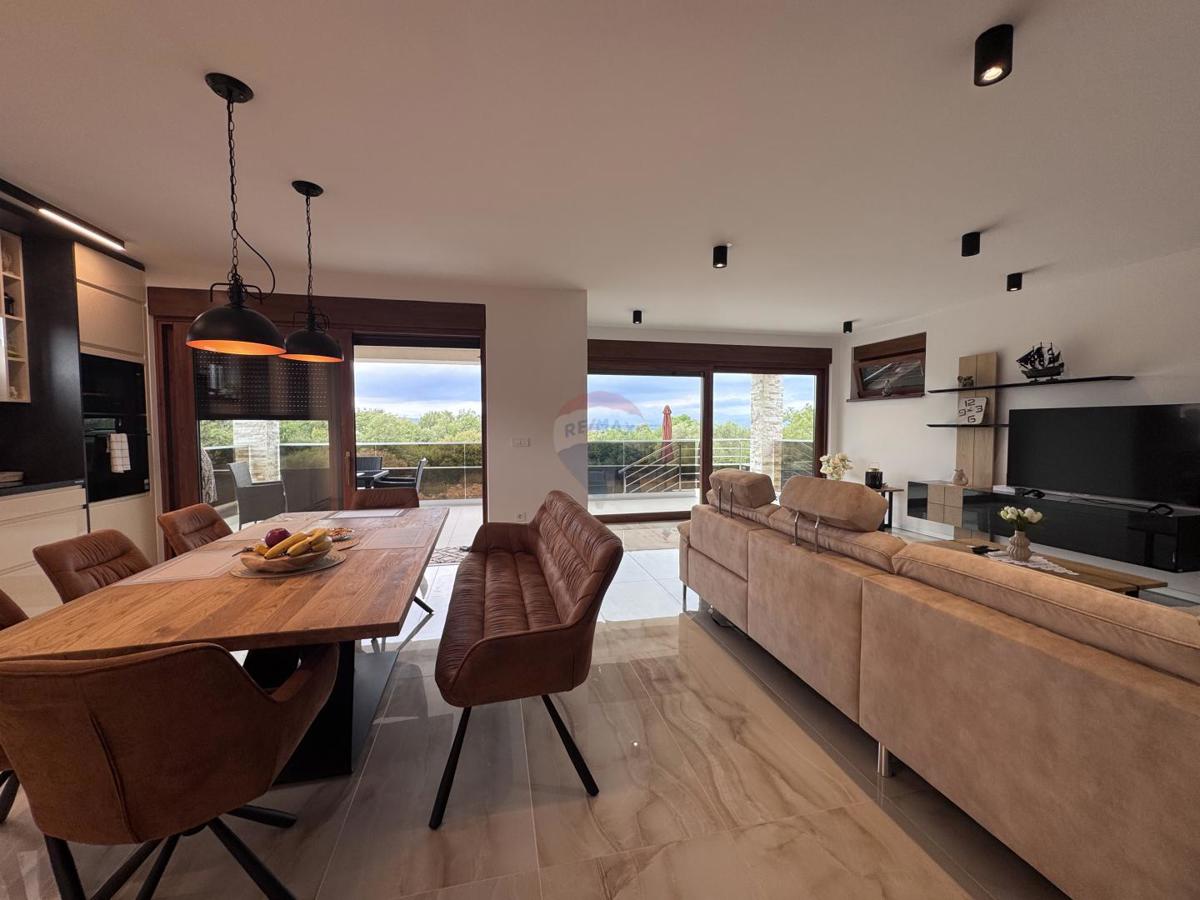 Casa Malinska, Malinska-Dubašnica, 275m2