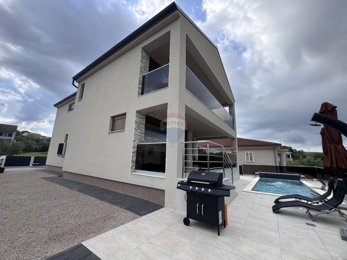 Casa Malinska, Malinska-Dubašnica, 275m2
