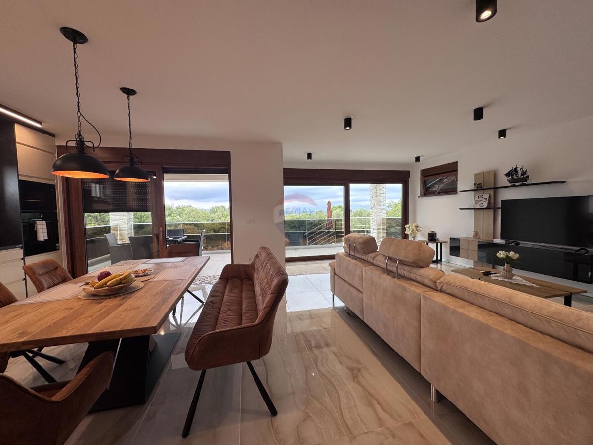 Casa Malinska, Malinska-Dubašnica, 275m2