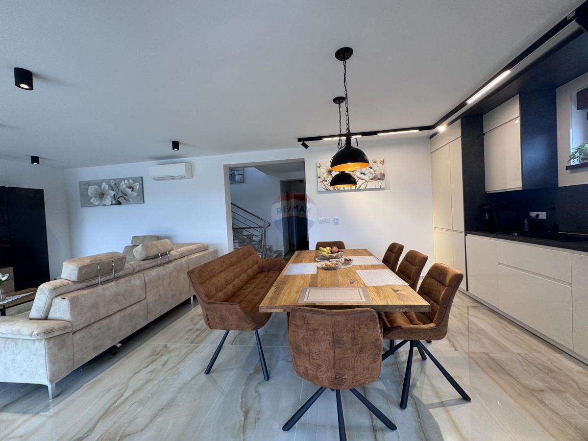 Casa Malinska, Malinska-Dubašnica, 275m2