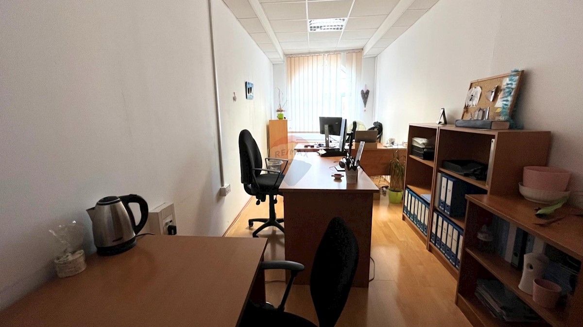 Attività commerciale Poreč, 92m2