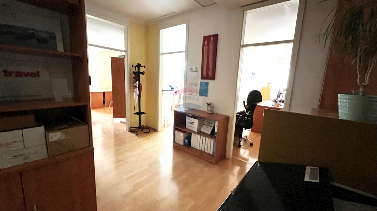 Attività commerciale Poreč, 92m2