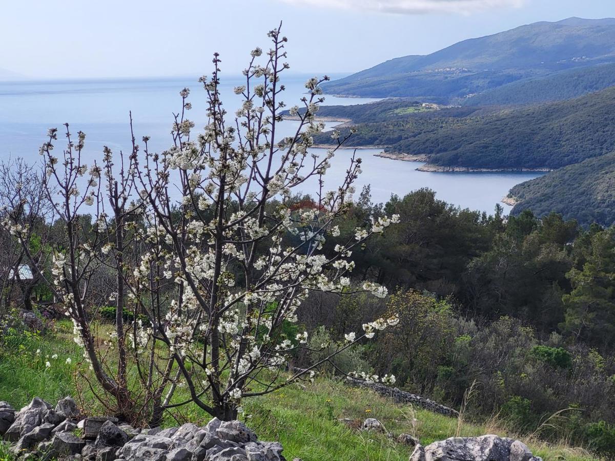 ISTRIA, RABAC - Terreno edificabile di 2913 m2 con una vista fantastica