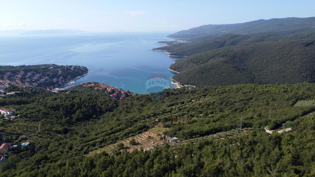 ISTRIA, RABAC - Terreno edificabile di 2913 m2 con una vista fantastica