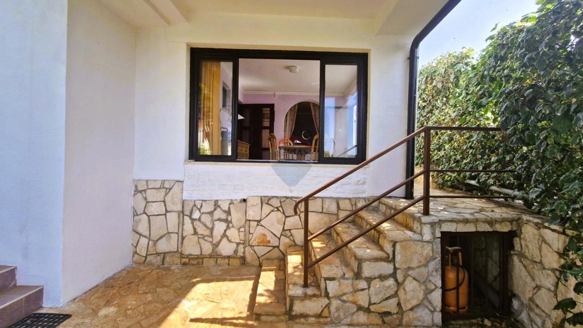 Istria, Premantura, casa indipendente di 274 m², a 500 m dalla spiaggia