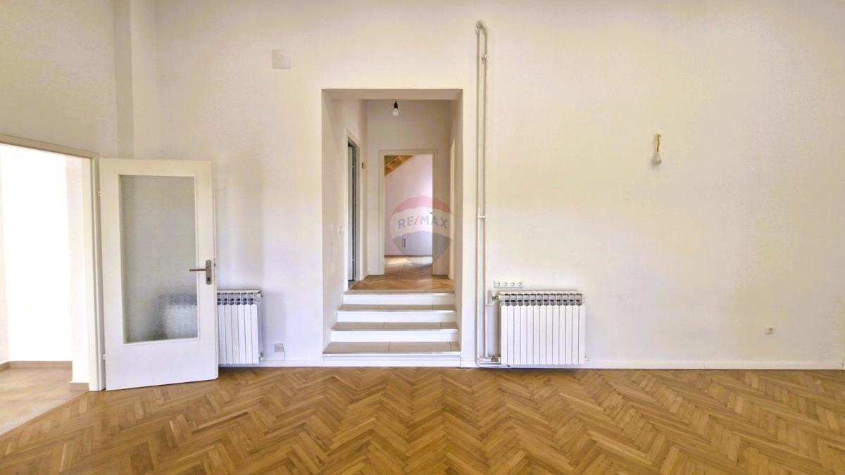 Istria, Premantura, casa indipendente di 274 m², a 500 m dalla spiaggia