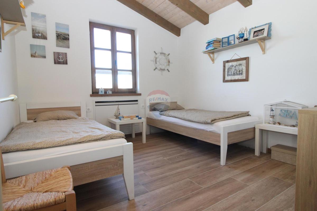 Casa Peresiji, Svetvinčenat, 235m2