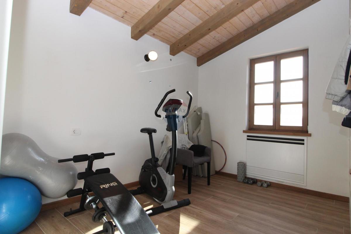 Casa Peresiji, Svetvinčenat, 235m2