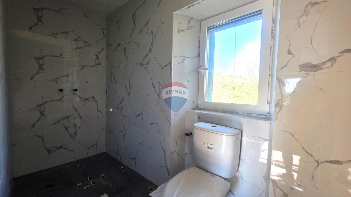 Istria, Belaj- casa in pietra con grande giardino