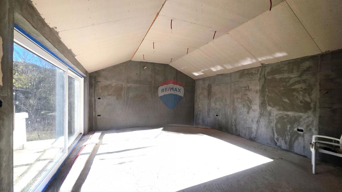 Istria, Belaj- casa in pietra con grande giardino