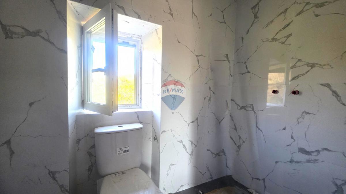 Istria, Belaj- casa in pietra con grande giardino