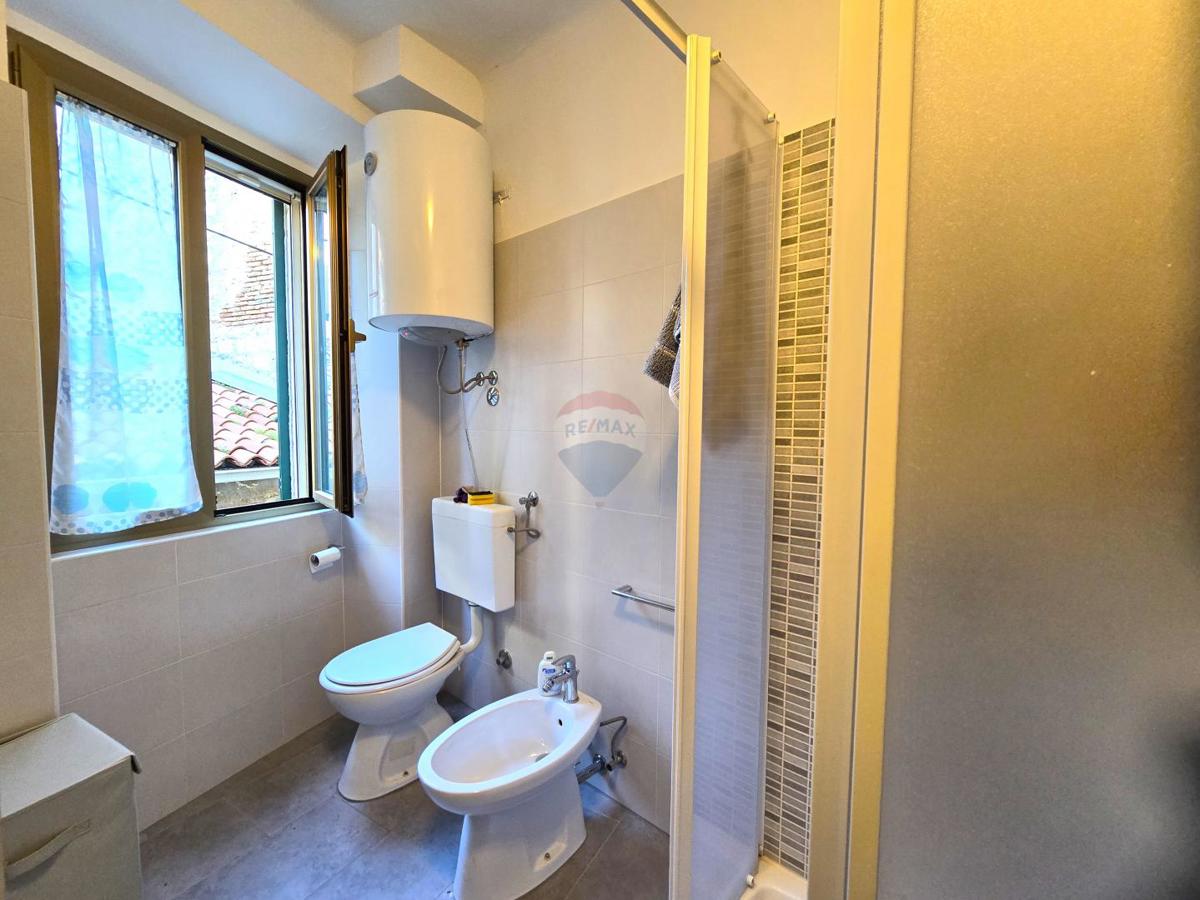 Istria, Rovigno, Appartamento al 1° piano, centro, via tranquilla – 40 m²
