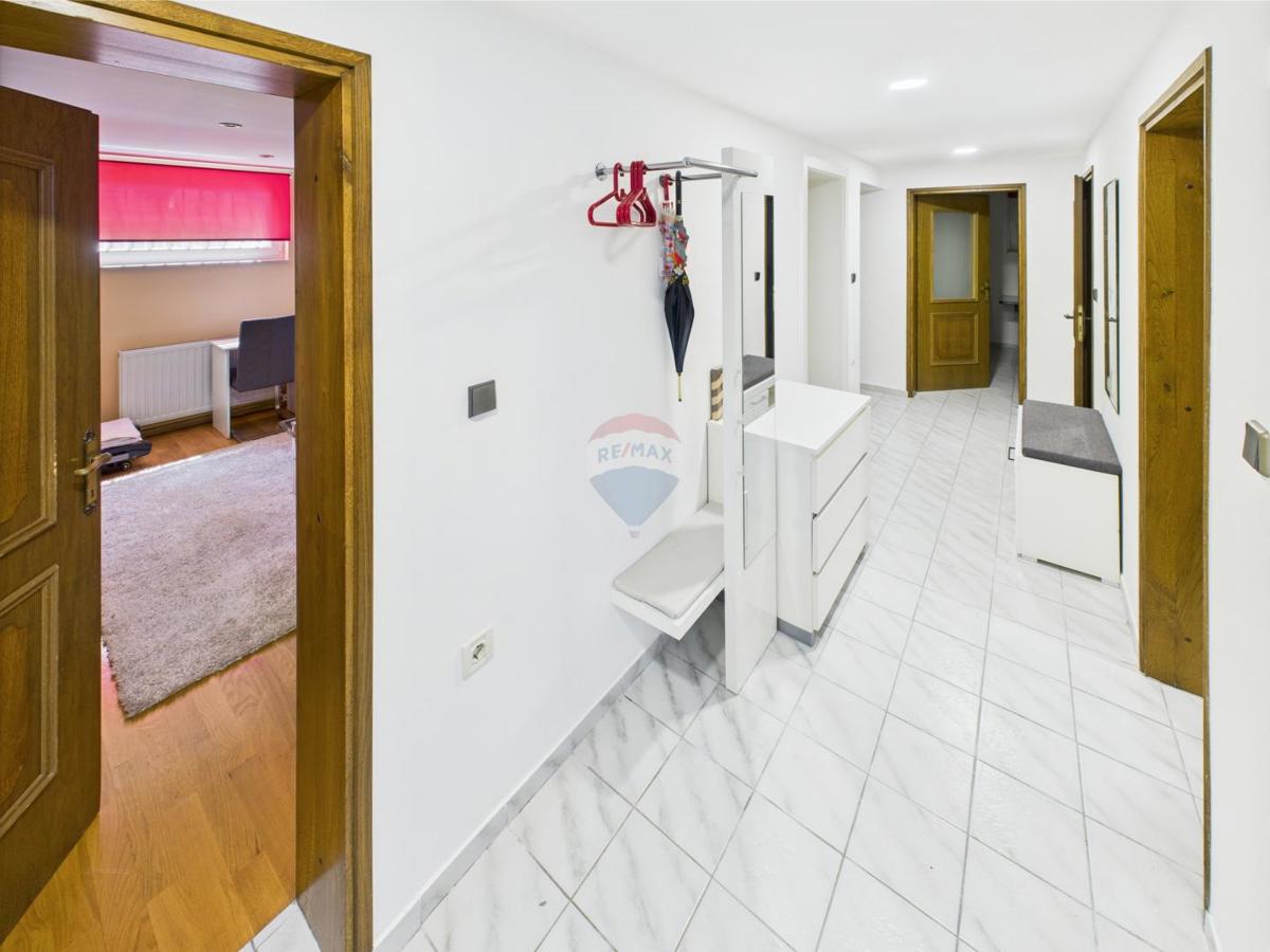 Casa Donje Vrapče, Stenjevec, 318m2
