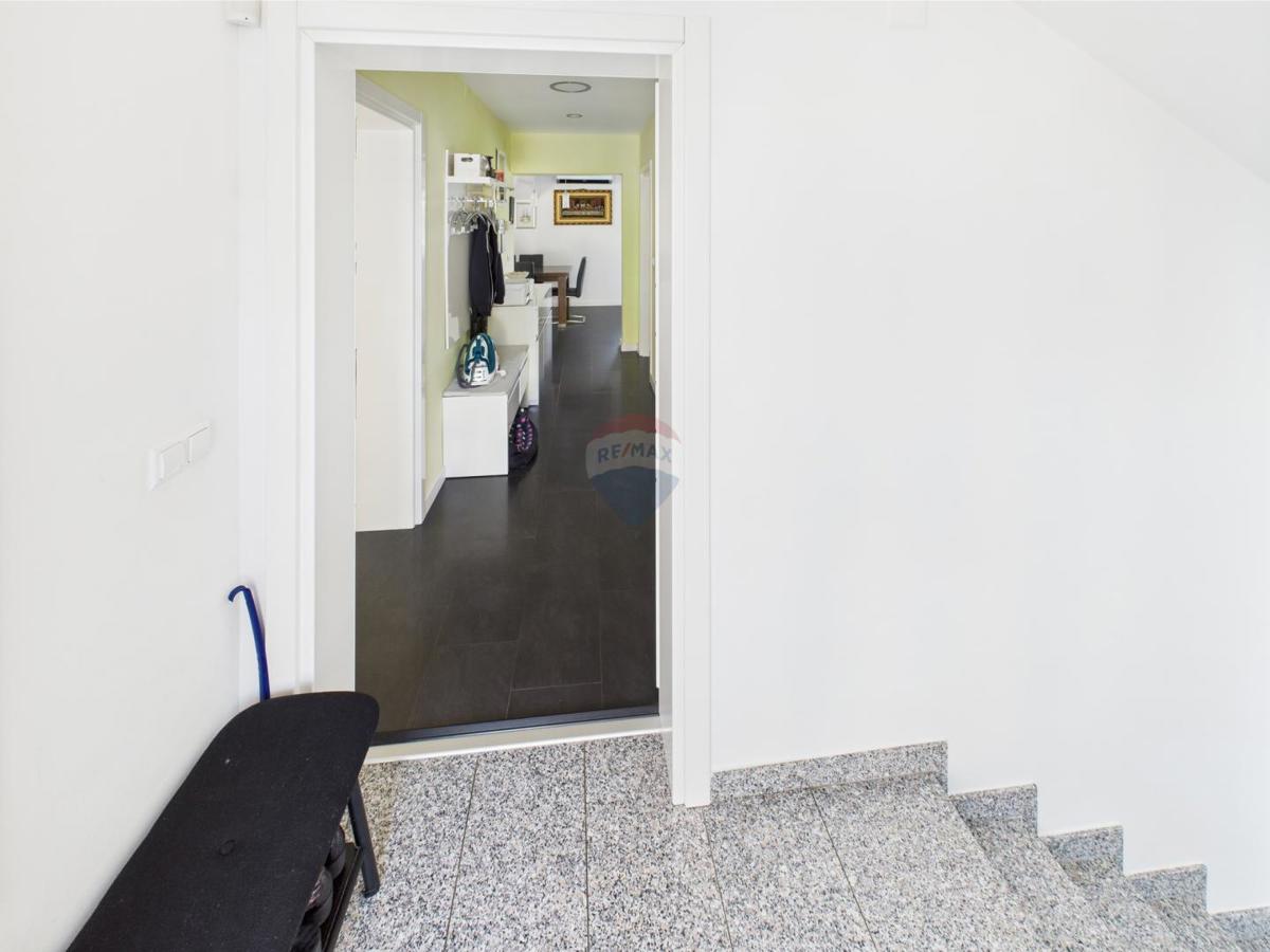 Casa Donje Vrapče, Stenjevec, 318m2