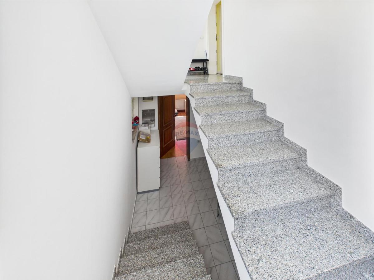 Casa Donje Vrapče, Stenjevec, 318m2