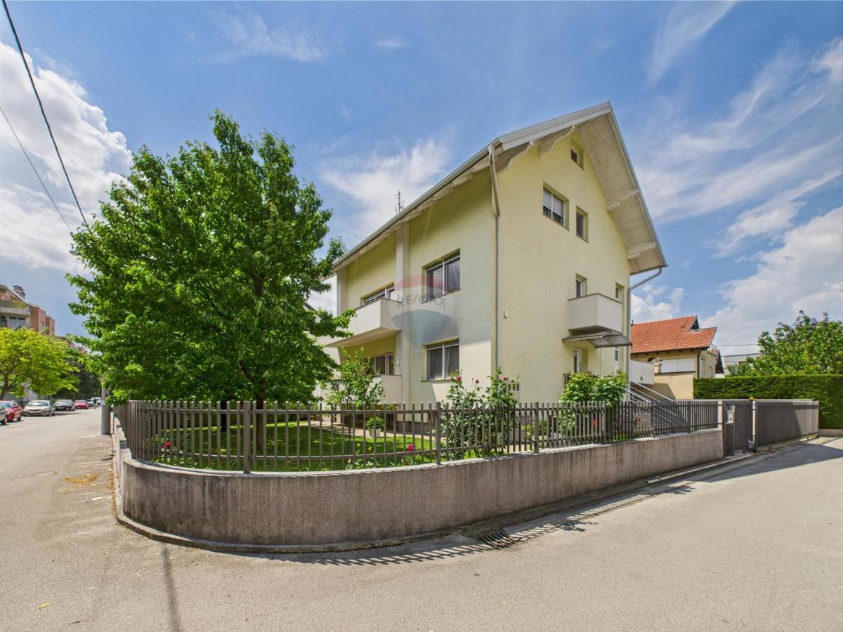Casa Donje Vrapče, Stenjevec, 318m2