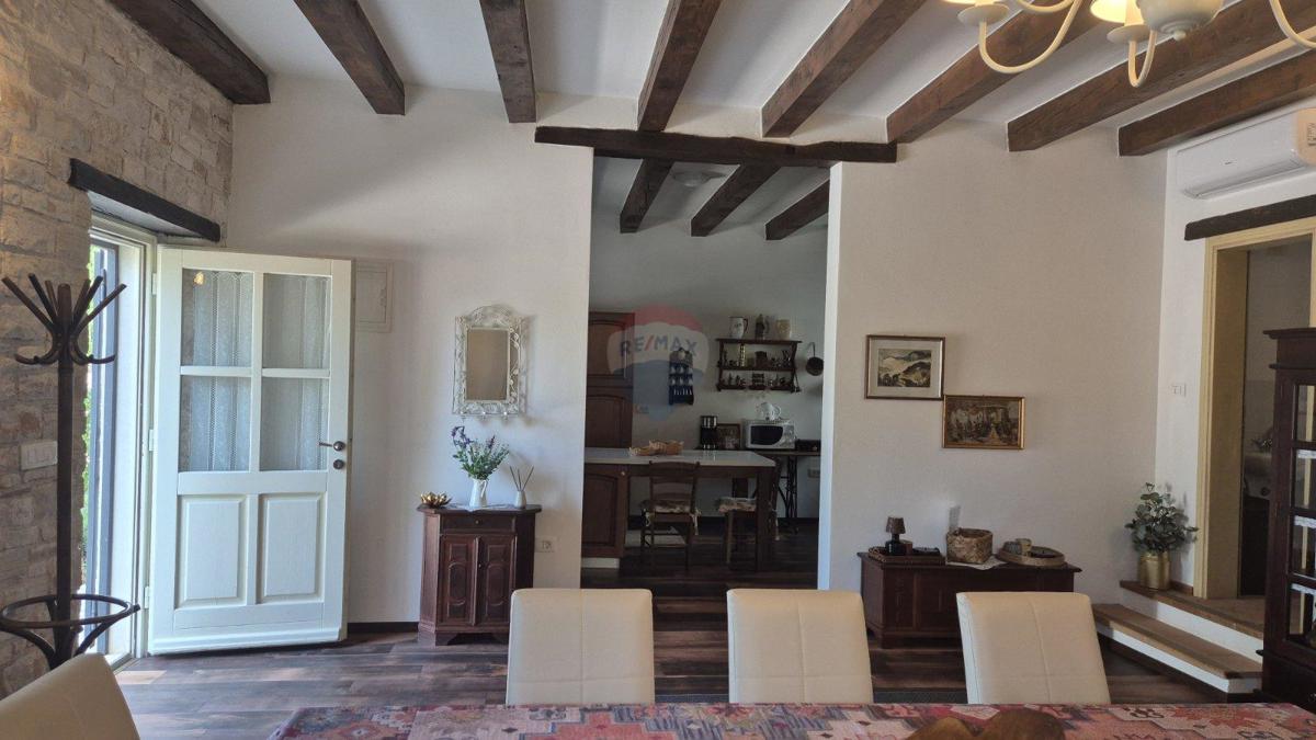 Casa Tinjan, 330m2