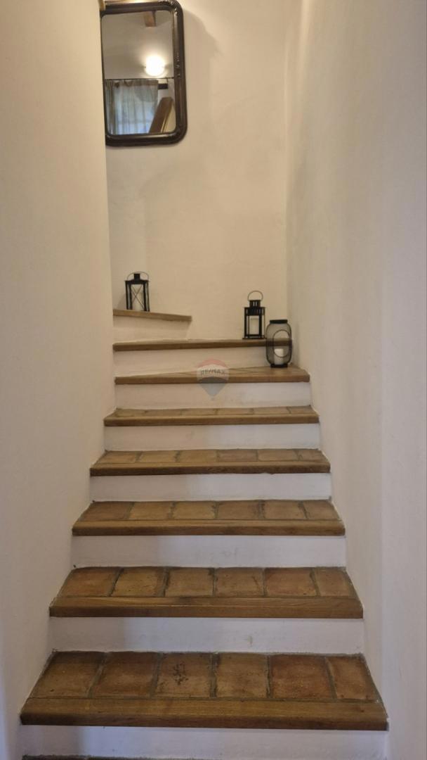 Casa Tinjan, 330m2