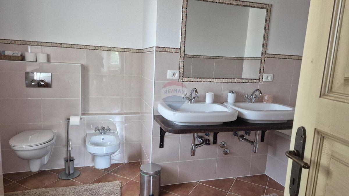 Casa Tinjan, 330m2