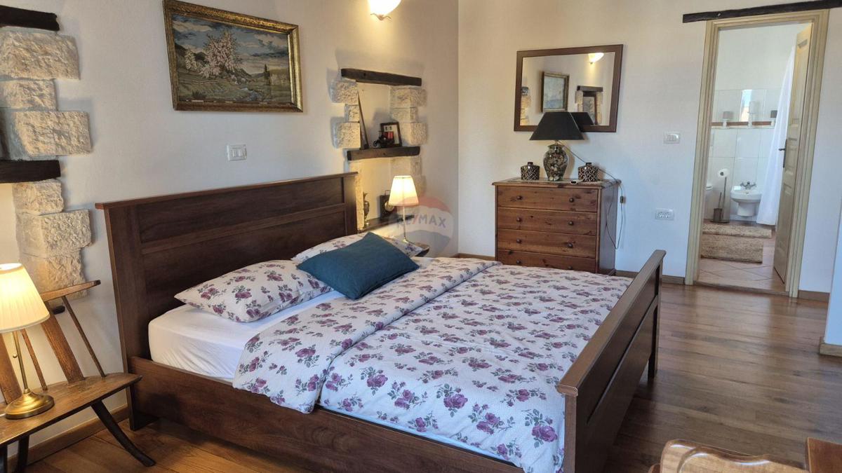 Casa Tinjan, 330m2
