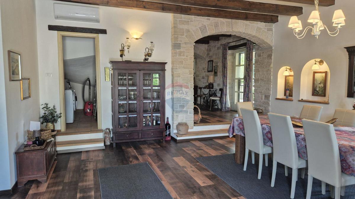 Casa Tinjan, 330m2