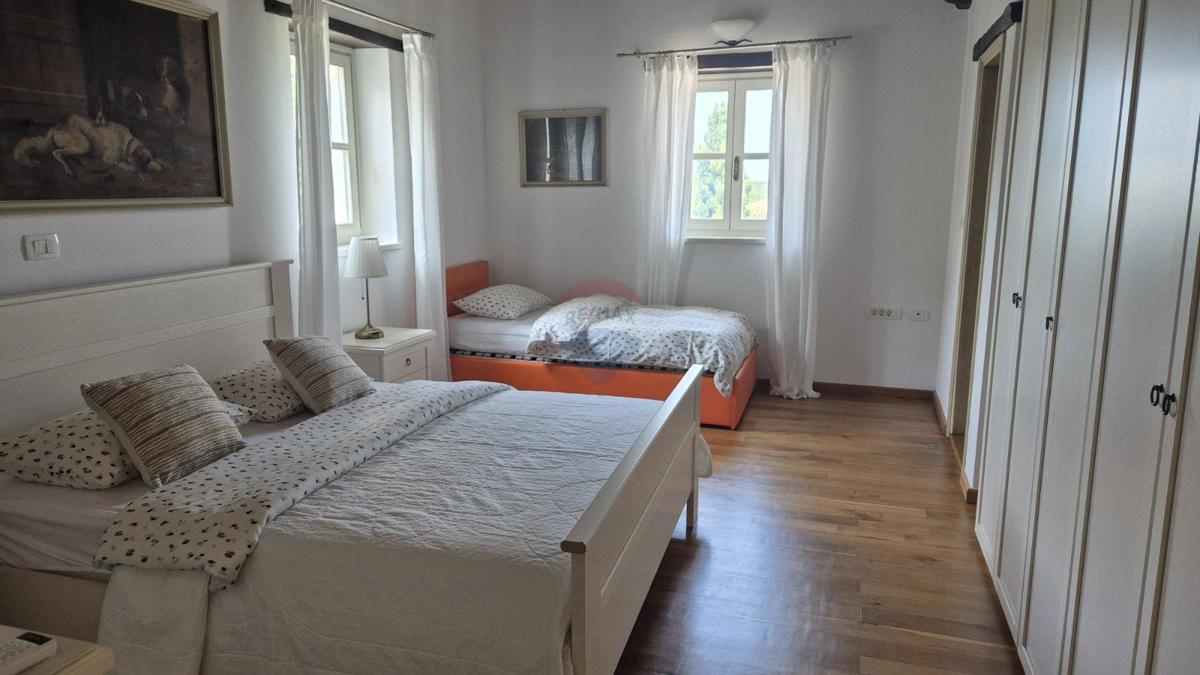 Casa Tinjan, 330m2