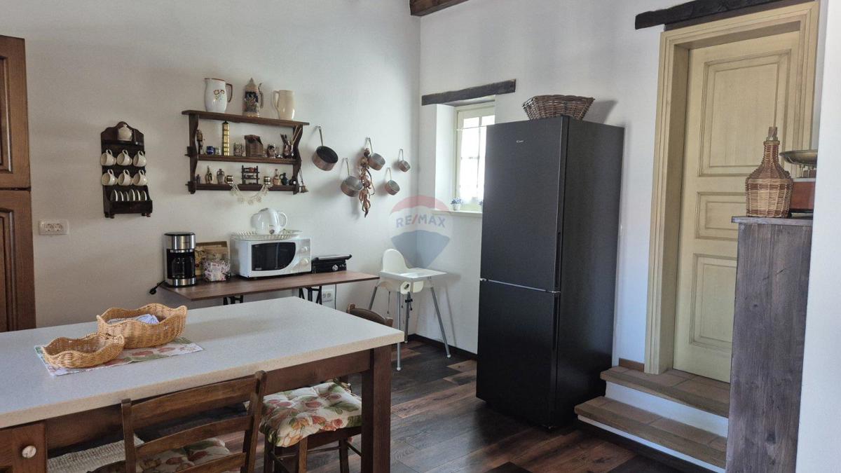 Casa Tinjan, 330m2
