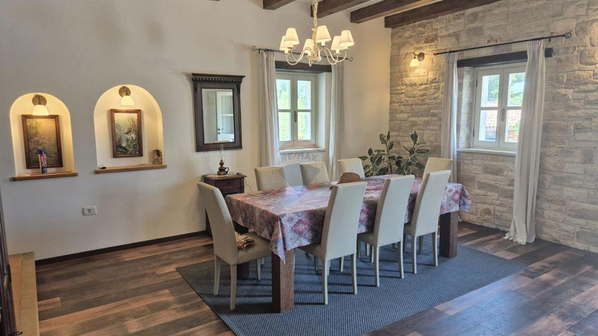 Casa Tinjan, 330m2