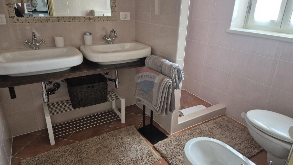 Casa Tinjan, 330m2