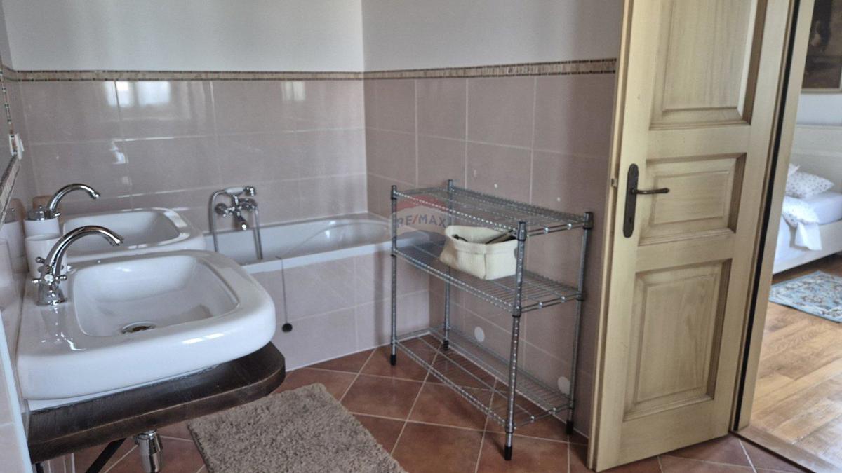 Casa Tinjan, 330m2