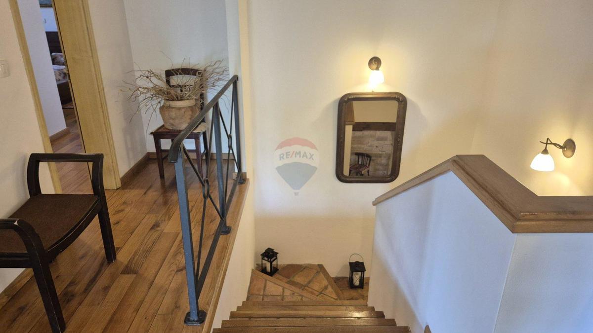 Casa Tinjan, 330m2