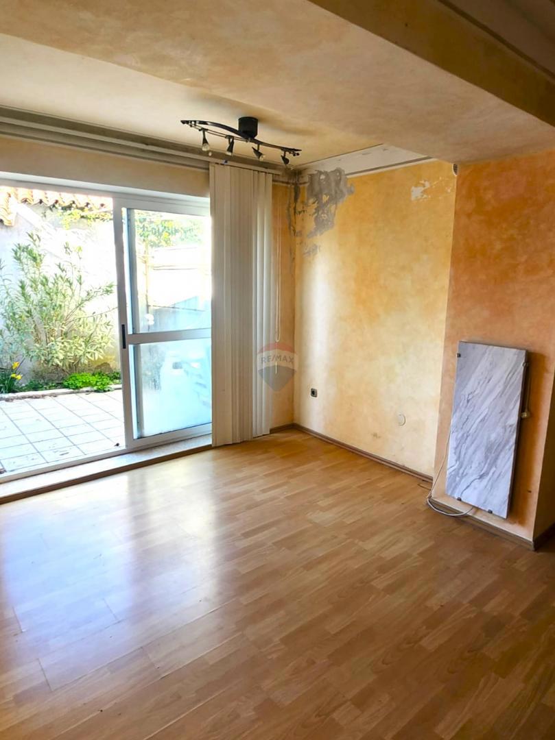 Istria, Rovigno, casa con due appartamenti, centro, strada tranquilla, terrazza