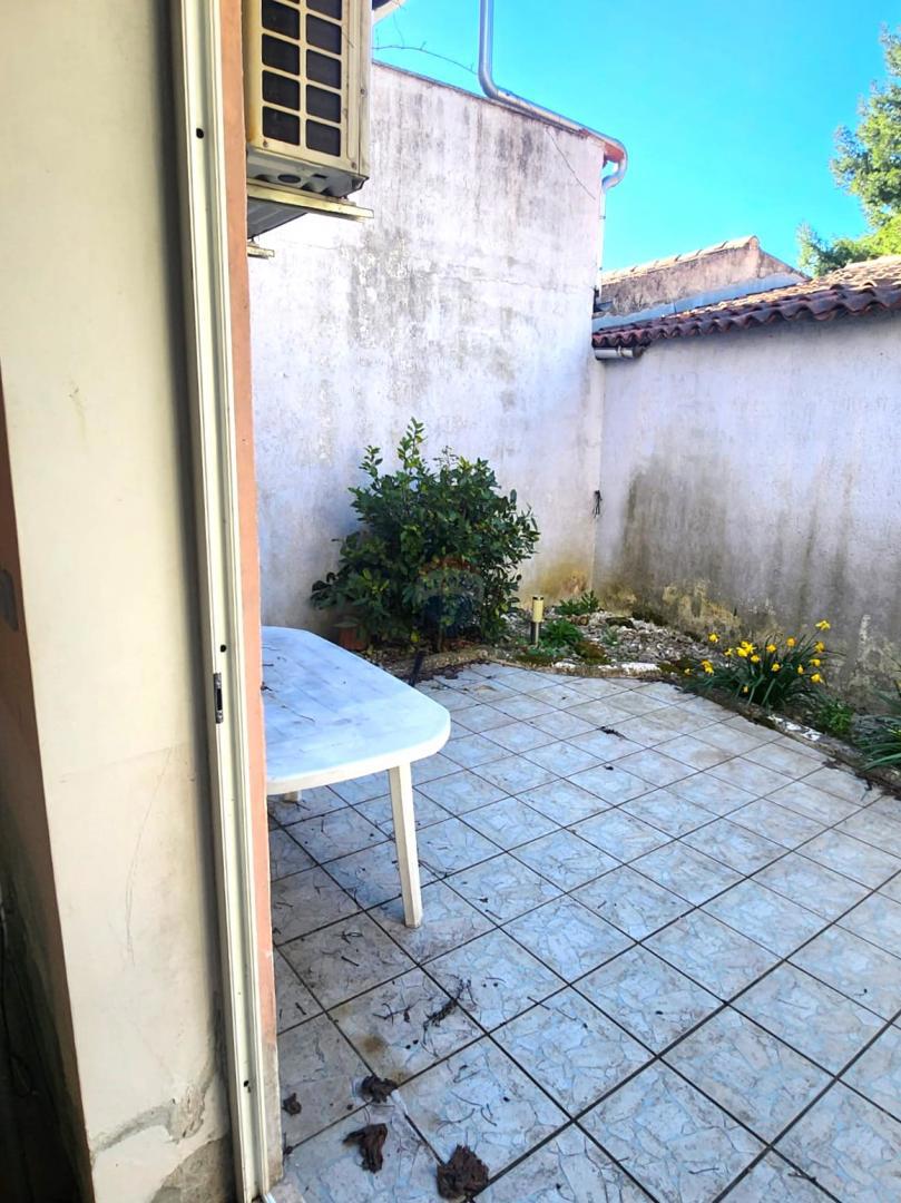 Istria, Rovigno, casa con due appartamenti, centro, strada tranquilla, terrazza