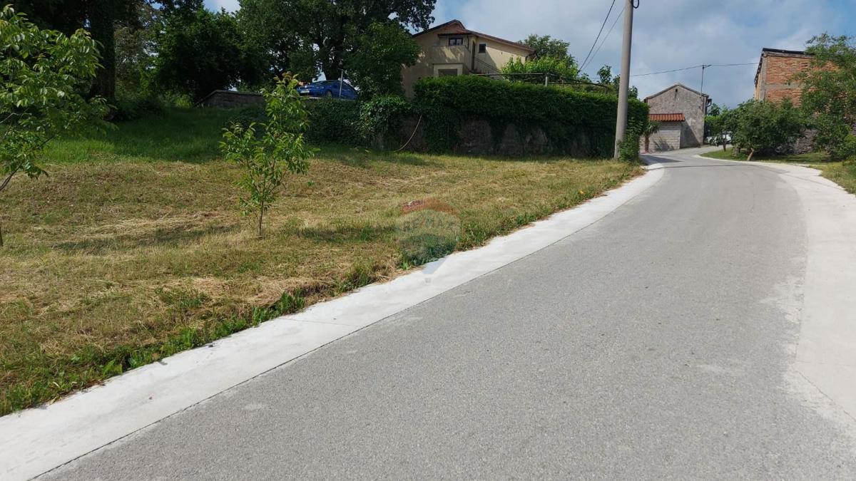Terreno edificabile Lupoglav, 815m2