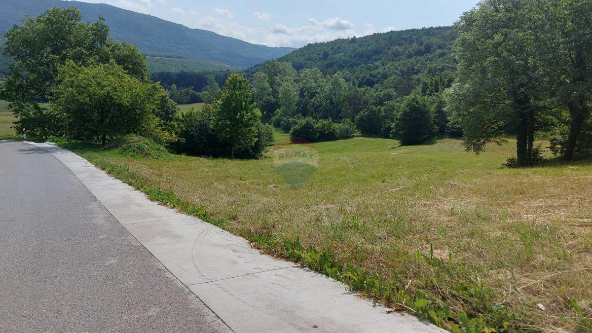 Terreno edificabile Lupoglav, 815m2