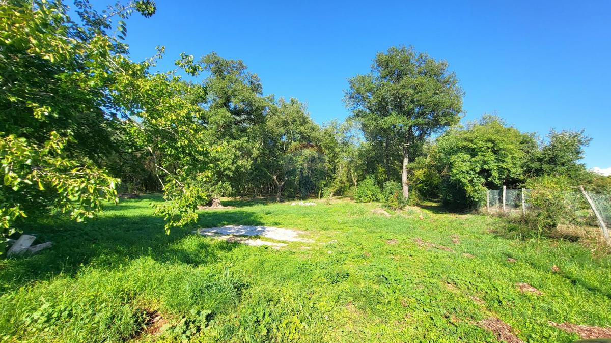 Terreno edificabile Juricani, Umag, 2.192m2