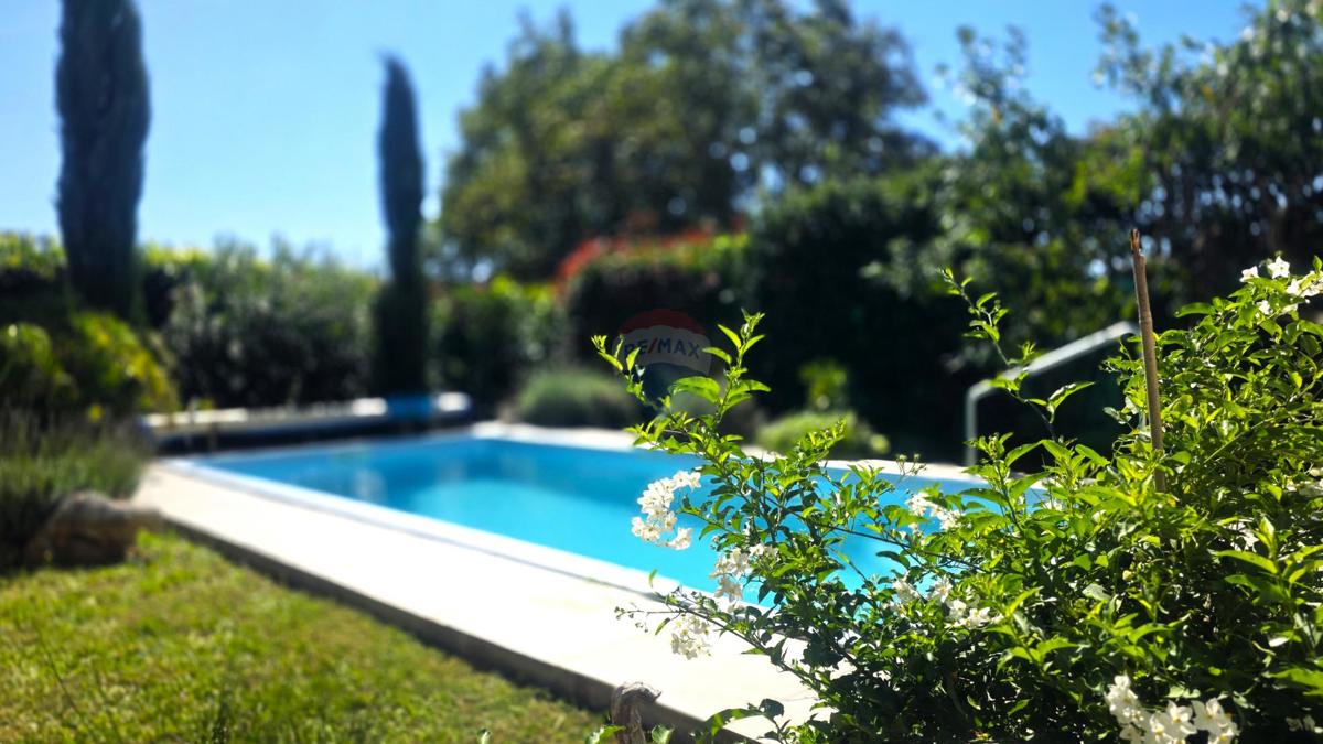 Istria, Zona Lovrečica – Casa indipendente con piscina