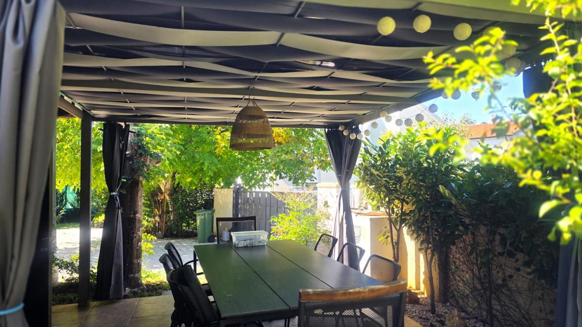 Istria, Zona Lovrečica – Casa indipendente con piscina