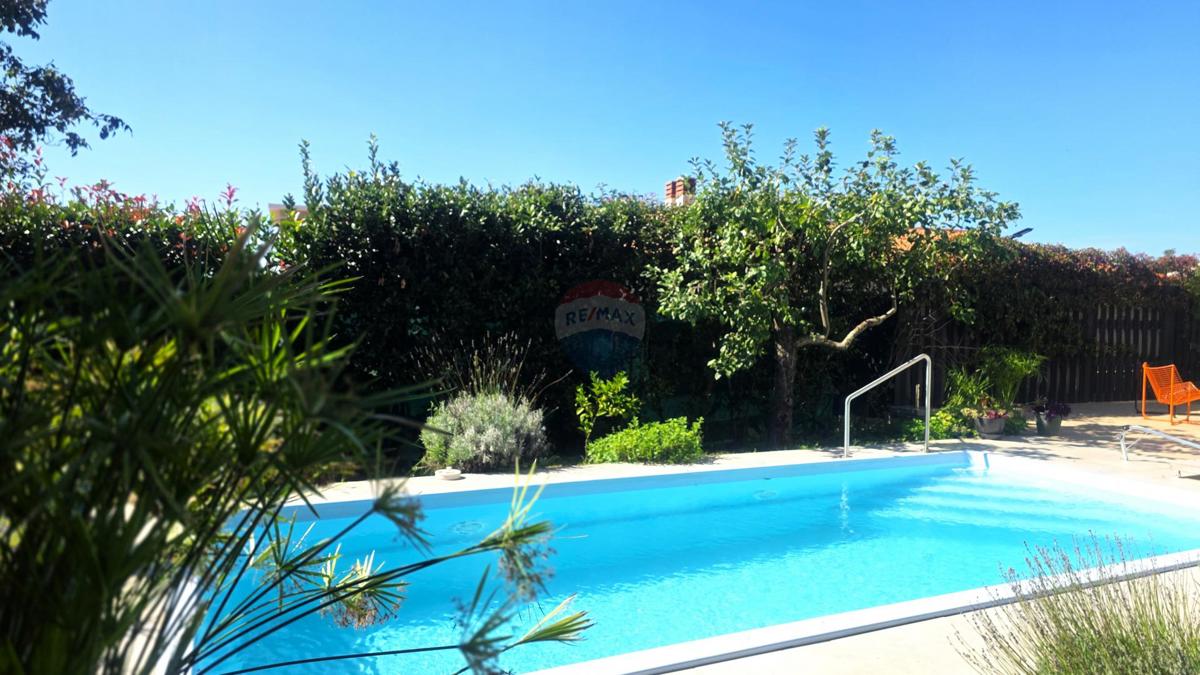 Istria, Zona Lovrečica – Casa indipendente con piscina