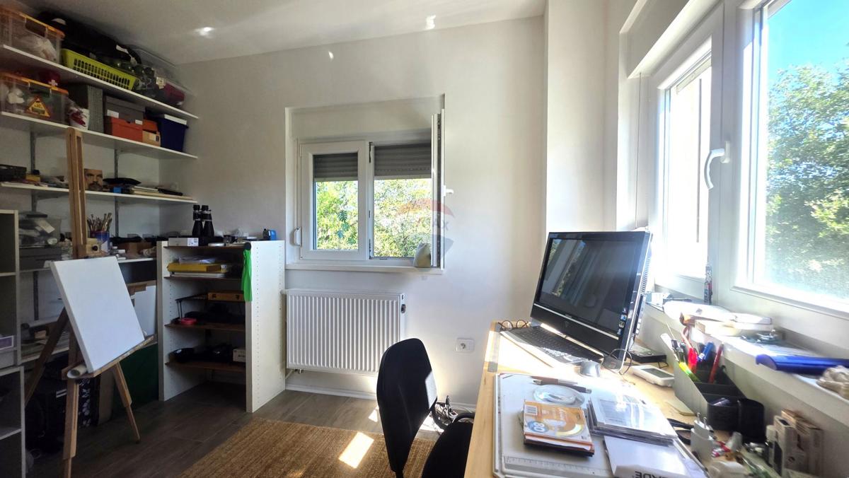 Istria, Zona Lovrečica – Casa indipendente con piscina