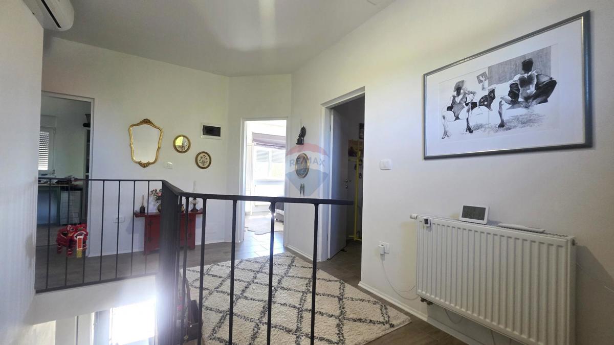 Istria, Zona Lovrečica – Casa indipendente con piscina