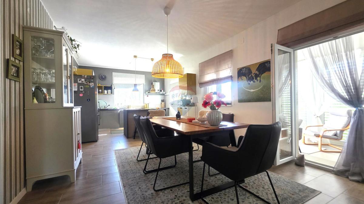 Istria, Zona Lovrečica – Casa indipendente con piscina