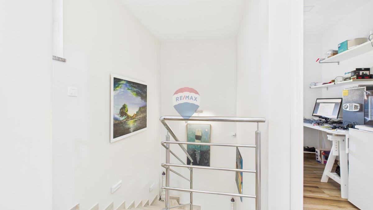 Casa con piscina in zona tranquilla vicino a Rovigno