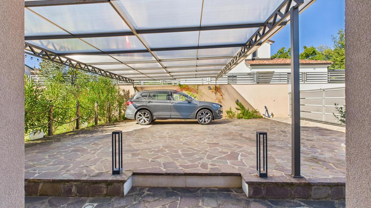 Casa con piscina in zona tranquilla vicino a Rovigno